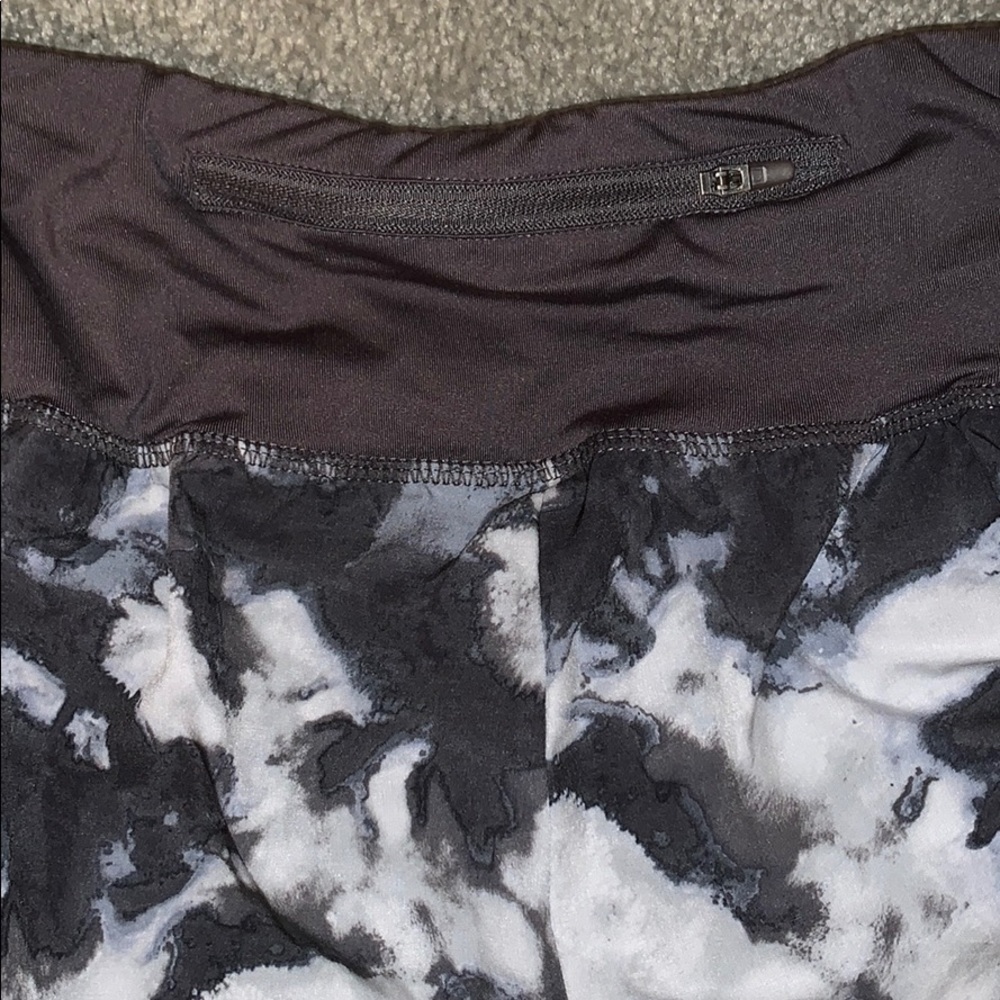 Patterned Athletic Shorts - Picture 5 of 5